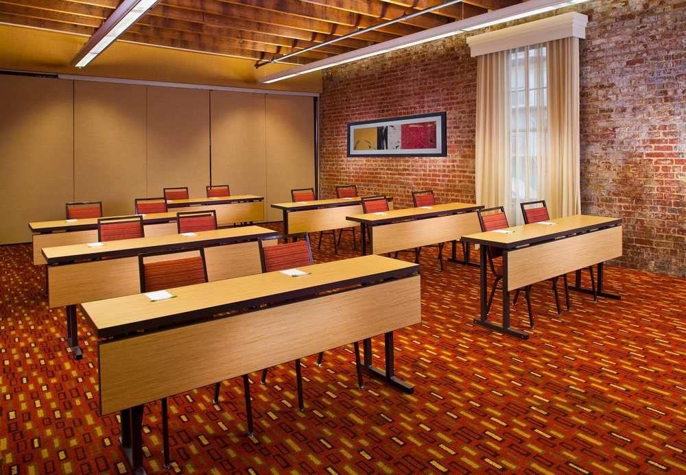 Courtyard By Marriott New Orleans Warehouse Arts District Hotel Ngoại thất bức ảnh