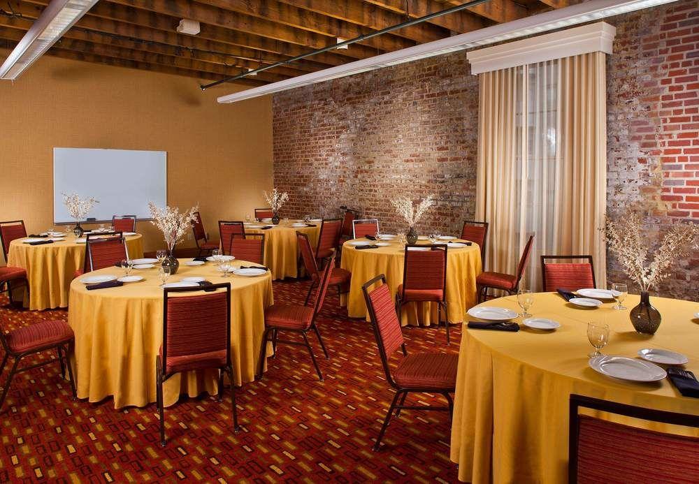 Courtyard By Marriott New Orleans Warehouse Arts District Hotel Ngoại thất bức ảnh