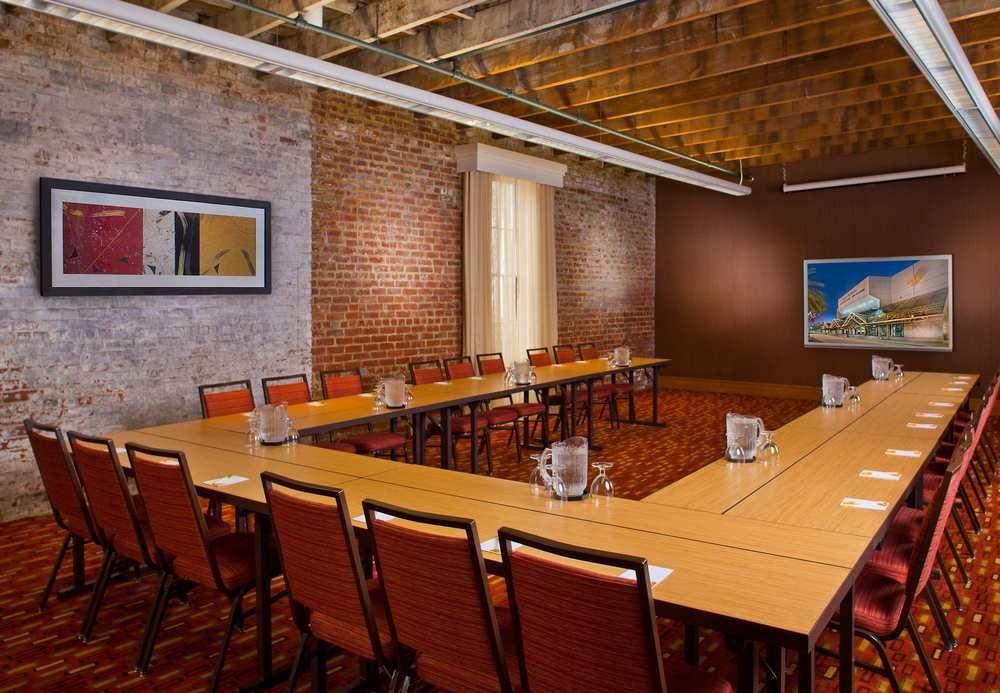Courtyard By Marriott New Orleans Warehouse Arts District Hotel Ngoại thất bức ảnh