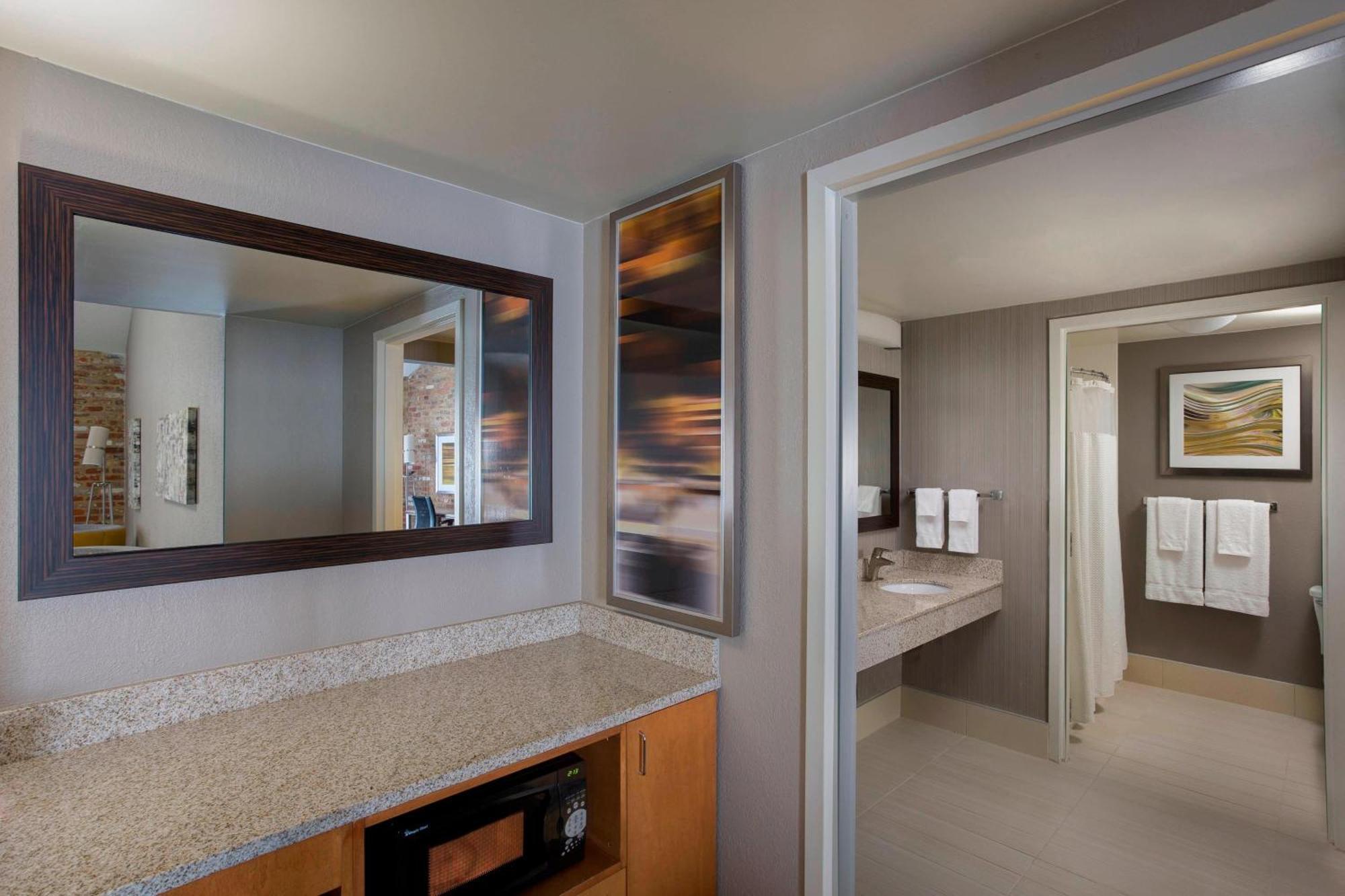 Courtyard By Marriott New Orleans Warehouse Arts District Hotel Ngoại thất bức ảnh